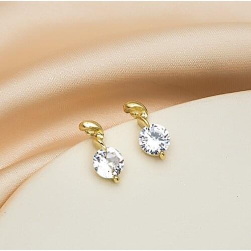 Fashion Mini Spiral Round Earrings for Women Shiny Zircon Personality Golden Women Dating Wedding Golden Ear Stdus Jewelry