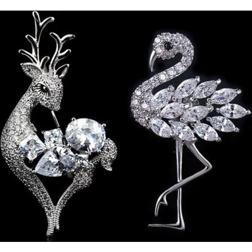 2pcs/set High Quality Flamingo Deer Badge Creative Kawaii Animal Shape Pins Metal Lapel Brooches Clothing Scarf Decor Supplies