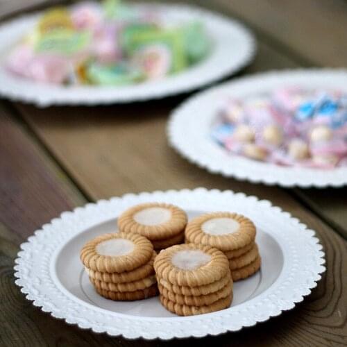 Solid Color European Iron White Round Wedding Cake Dessert Afternoon Tea Tray Creative Candy Fruit Plate