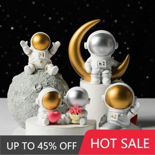 Creative Resin Miniatures Space Astronaut Ornaments Office Desk Decoration Studio Bookcase Modern Home Decoration Creative Gifts