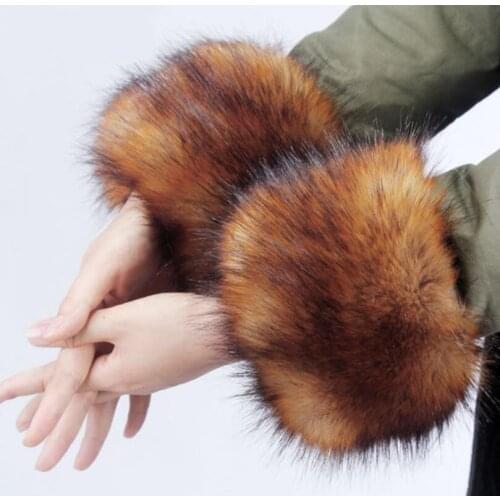 Winter Short Hairy Women Arm Warmers Faux Raccoon Fur Soft Fluffy Fashion Faux Fox Fur Sleeve Ladies Cute Accessories Cuff W101C