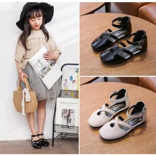 New girls small leather sandals children hollow princess shoes children students teenage fashion sandals size 26-36 flat school