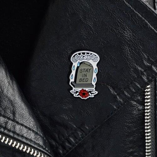 Pin Tombstone Sleeping in the Underground Enamel Brooch Stay in bed Flower Memorial Lapel pin Denim Shirt Badge Friends Gifts