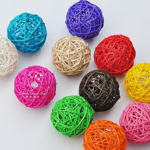 10PCS Random Color 1.97in Parrot Chew Ball Hollow Assorted Bird Natural Vine Ball Parrot Wicker Ball Handmade Pet Toys
