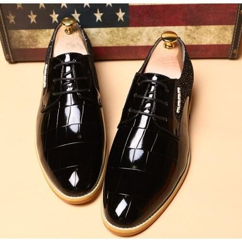 2019 new spring leather shoes slip-on moccasins Bright skin male comfortable luxury oxford mens brogues fashion casual shoes