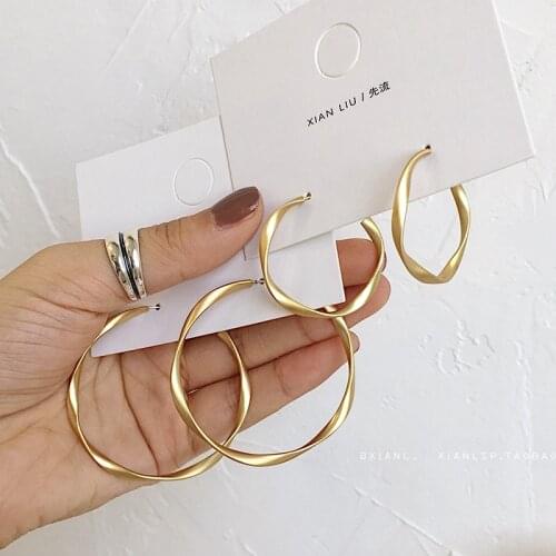 Korean Trends Gold Round Big Hoop Earrings Punk Simple Statement Cute Ear Rings Hoops Women Fine Girls Metal Jewelry Brincos