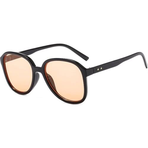 Flat Top Oversized Women Sunglasses Retro Shield Shape Luxy Brand Design Big Frame Rivet Shades Sunglasses Women UV400 Eyewear