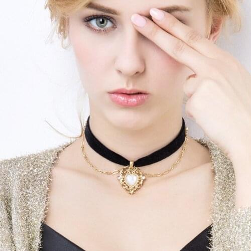 Latest Fashion New Big Fritillaria Velvet Neck Collar Choker Short Necklace Womens Jewelry Heart Necklace 2020 Wholesale