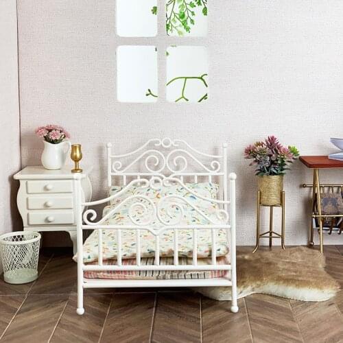 Aizulhomey European Retro Iron Bed 1/12 Mouse Dollhouse Furniture OB11 BJD Lol Blyth Accessories For Dolls Infant Girl Toys Boy