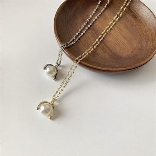 ALLNEWME Simple Round Geometric Pearl Pendant Necklace for Women Vintage Thin Linked Small Circle Chain Chokers Necklaces 2021