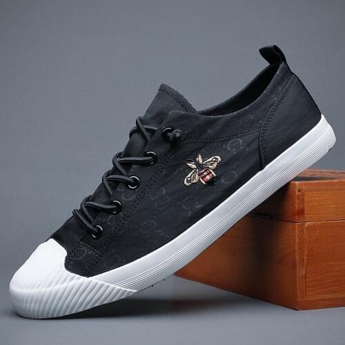 Mens Canvas Shoes Fashion Cool Street Sneakers Breathable Mens Casual Shoes Male Brand Classic Black White Shoes