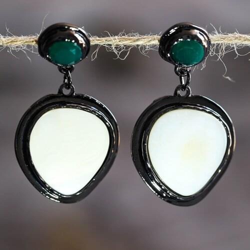 Vintage Bohemia White Stone Drop Earrings for Women Wedding Personality Design Creative Resin Dangle Earrings Jewelry Gift