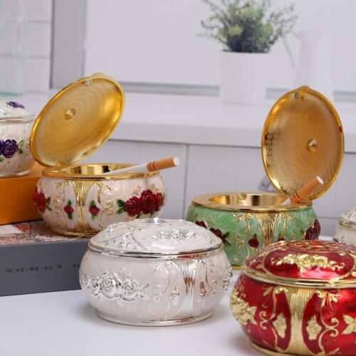 Flip lid self sealing ashtray,European retro home ashtray creative personality cute cover portable multifunctional office gifts