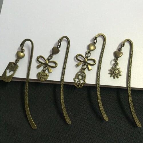 4pcs/lot New Creative Retro Cute Heart Design Alloy Charms For Books School Students Vintage Bookmarks Beautiful Gift