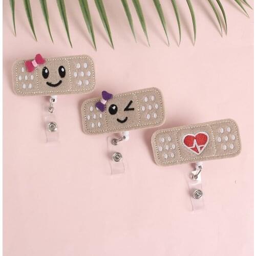 1PC Adorable Heart Face Cute Clip Smile Teachers Id Card Alligator Clip Badge Reel Holder Retractable for Students/Business/Staf