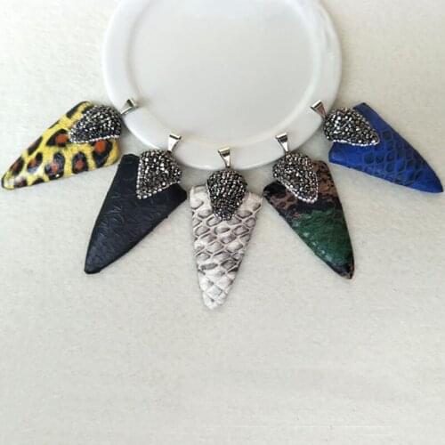 5pcs Natural wrap Snakeskin arrowhead Pendant,Pave Rhinestone Crystal Caps Charms,Jewelry necklace making supplies P544