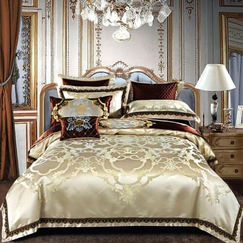 Luxury European Style High Precision Brocade Bedding Set Embroidery Duvit Cover Sheet Pillowcase King Queen light Golden 4/6PCS