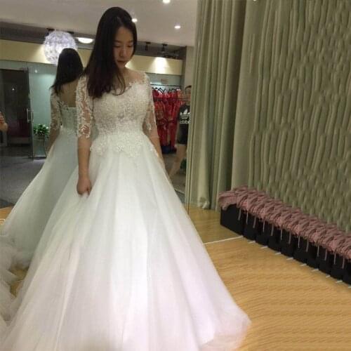 New Arrival Vintage Lace Pearls Wedding Dresses 3/4 Sleeves Tulle Bridal Dresses Lace-up Sweep Train Long Wedding Dress