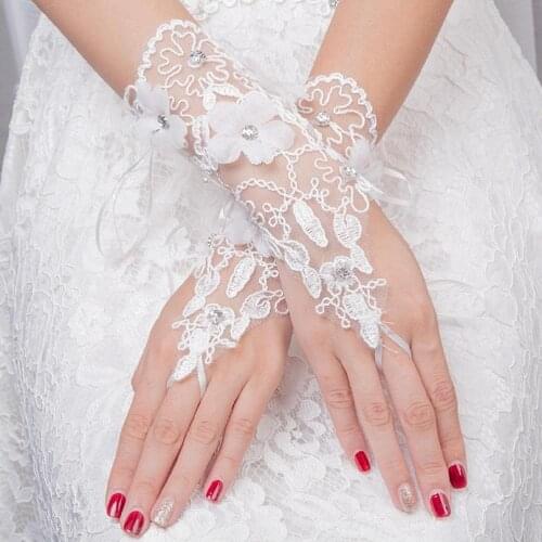 Meldel Wedding Lace Gloves