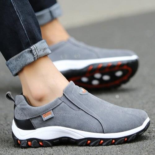 Men Casual Shoes 2021 New Breathable Outdoor Sneakers Lightweight Walking Shoes Autumn Spring Men Loafers Slip On Dad Shoes