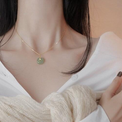 Round Simulation Hetian Jade Pendant Necklace Gold Color Round Safe Buckle Hetian Jade Clavicle Chain Necklace Fashion Jewelry
