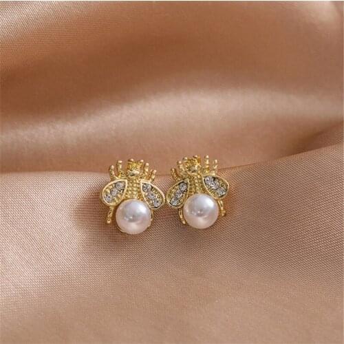 Korean personality bee pearl earrings fashion net celebrity simple and compact all-match jewelry