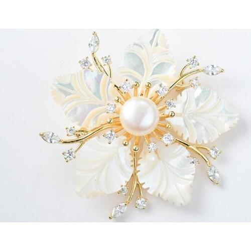 Light Luxury Fashion Ms. Austrian Crystal Jewelry Pearl Brooch Clothing Accessories Temperament Romantic Flower Wedding Broochs