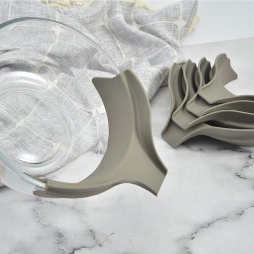 Silicone Diversion Nozzle Soup Pot Round Mouth Edge Deflector Kitchen Gadgets Silicone Liquid Deflector Kitchen Accessories