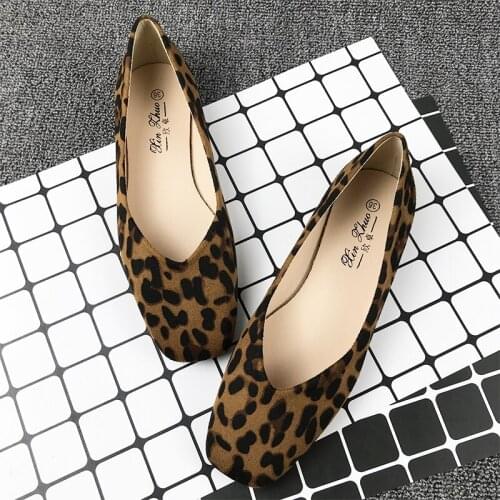 Square toe leopard flats women V open shallow mouth ballerina shoes ladies slip on loafers lazy single shoes big size 34-43 NS91