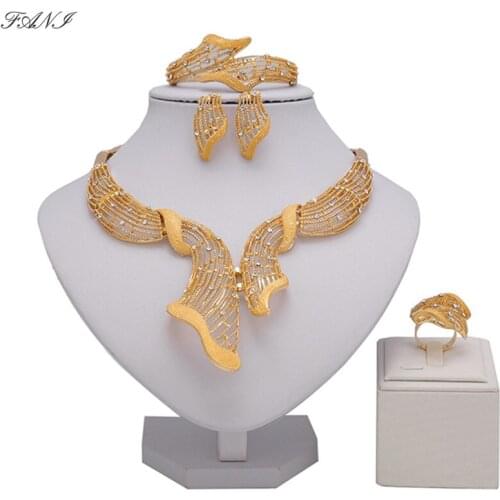 Fani woman accessories jewelry set Wholesale Fashion African Beads Jewelry Set Dubai Gold Color Brand Jewelry Set Bridal Gift