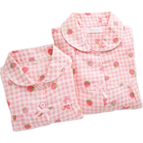 Sweet strawberry 100% gauze Cotton family matching clothes Mother kids pajamas sets Fresh Long sleeve Child boys girls sleepwear