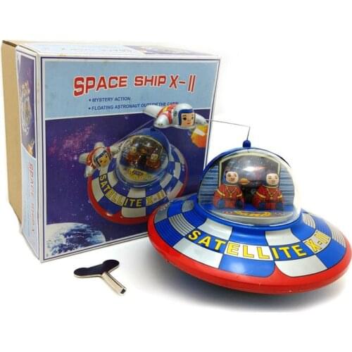 [Funny] Adult Collection Retro Wind up toy Metal Tin UFO space ship astronaut spaceman Clockwork toy figure model vintage toy