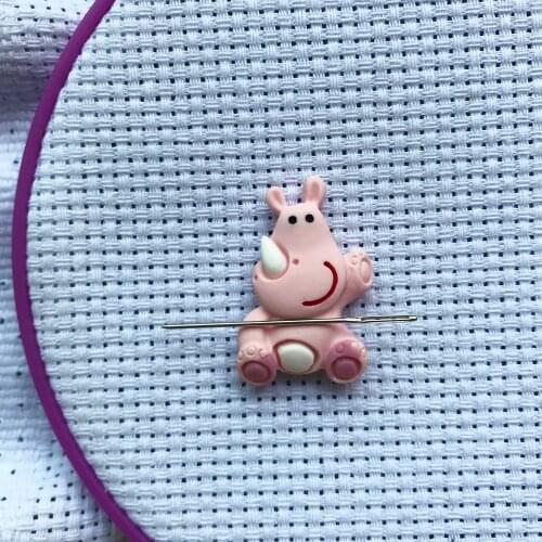 Needle Minder rhinoceros shaped needle keeper to keep track of your needle