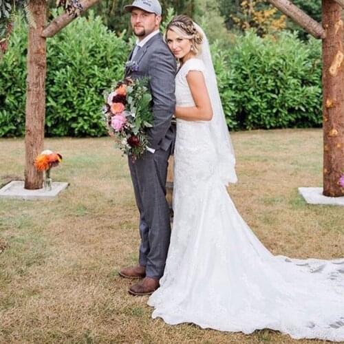 2019 New Short Sleeves Wedding Dresses White Ivory Appliques Beaded Bridal Dresses Country Garden Wedding Gown Vestidos De Noiva