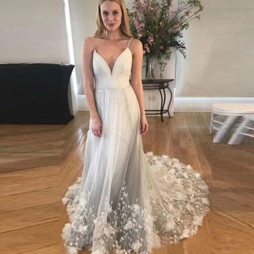 Sexy V-neck With Straps Applique Lace Edge Skirt A-line Wedding Dresses 2020 Tulle Sweep Train Bride Dress vestido de noiva