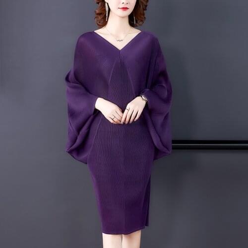 2021 Plus Size Women Bat Sleeve Sexy Bag Hip Multi-color Miyak Pleated Dress Ladies Elegant Stitching V-neck Loose Party Dresses