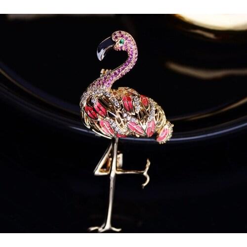 Trendy Flamingo Pin Bird Brooch for Women Gold Color Rhinestone Animal Brooches Coat Garments Lady Gifts Fashion broche Jewelry