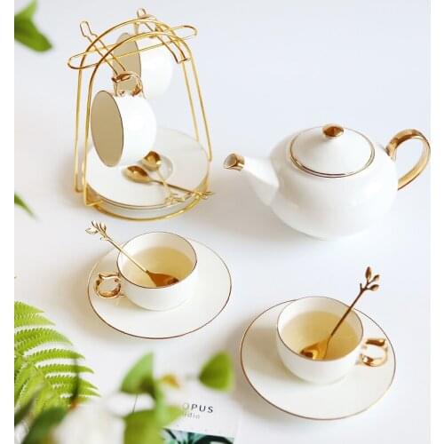 Royal Bone China Coffee Cup Set Gold Rim White Cups and Saucer Sets Ceramic Tea Cup Luxury Stand Kupa Porcelain Cups AC50BD