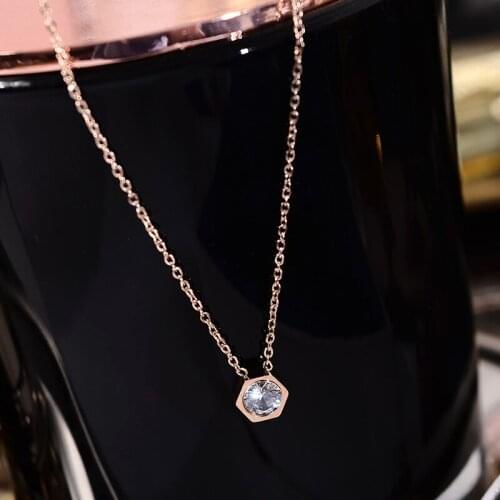 YUN RUO 2020 New Rose Gold Color Fashion Elegant Hexagon Crystal Pendant Necklace Titanium Steel Jewelry Woman Gift Never Fade
