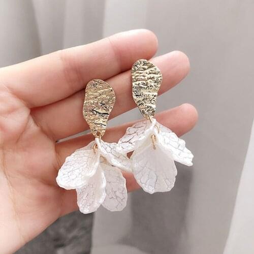 Korean White Shell Crack Flower Petal Drop Earrings For Women 2020 New Statement Irregular Earrings pendientes Trendy Jewelry