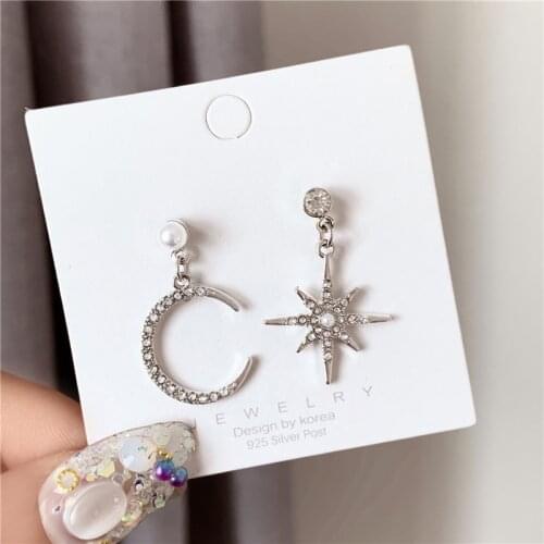 Punk Fashion Stud Earrings Temperament Simple And Wild Personality Eight Crystal Moon Asymmetrical Stud Earrings Women Bulldog