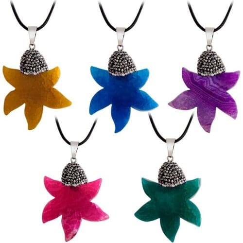 Natural Stone Agates Maple Leaf Inlaid Rhinestone Pendant Necklace Leather Chain Trendy Creativity Charms Women Jewelry Choker