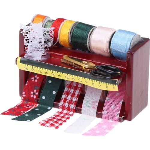1Pc 1:12 Miniature Sewing Box with Scissors Kit Doll house Decoration Accessories