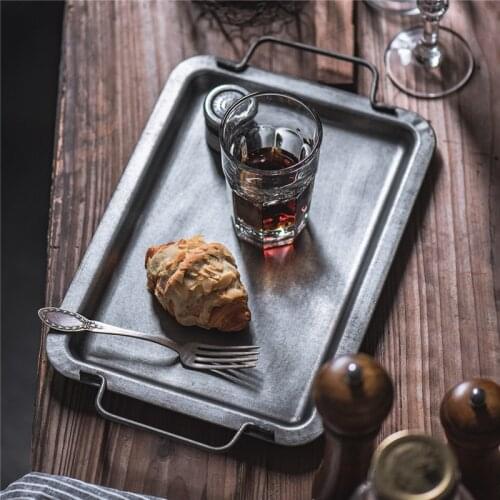 Vintage Metal Bread Fruit Tray Antique Iron Retro Food Storage Tray Bread Plate for Home Kitchen Party Wedding Photograph Props