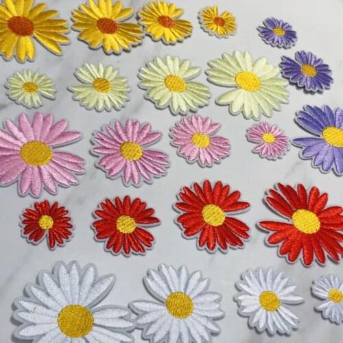 1pcs Roses sunflower Flowers Embroidery Sew On Patches Sewn Applique Sew Badge Craft Embroidered DIY For women Clothes Trousers