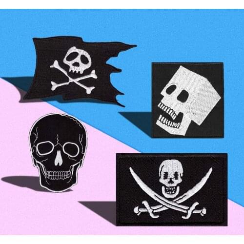 1PCS Punk Pirate flag square skeleton Patch Badges Embroidered Applique Sewing Iron On Badge Clothes Garment Accessory