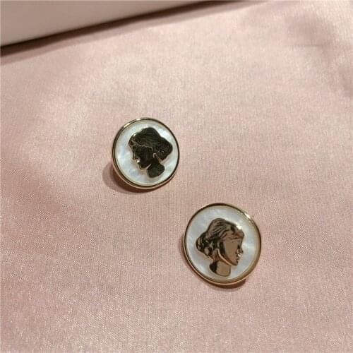 Vintage Earring Metal Head Stud Earrings for Women Punk Jewelry Epoxy Earring Beauty Head Earring Femme Brincos