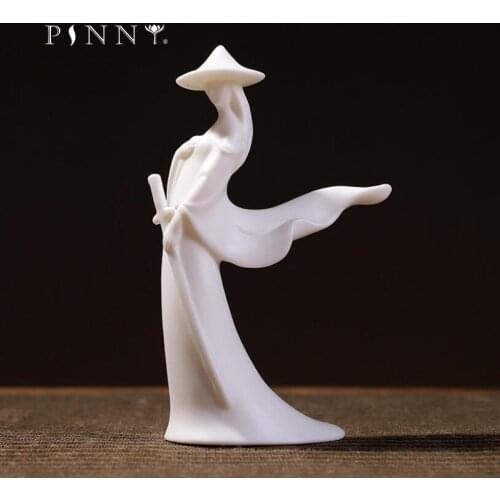 PINNY White Porcelain Zen Statue Eastern Paladin Modeling Home Decoration Accessories Zen Creative Ornaments Chinaware