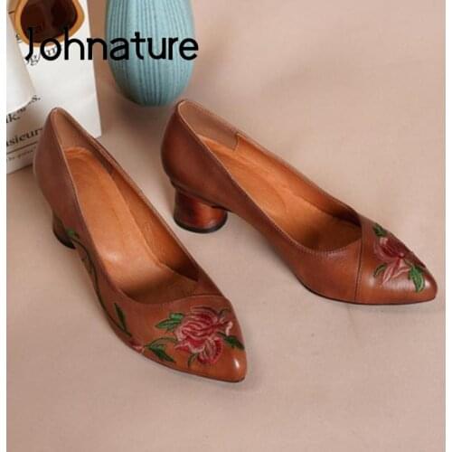 Johnature Embroider Pumps Women Shoes 2021 New Retro Genuine Leather Four Seasons Pointed Toe Handmade Concise Ladies Shoes