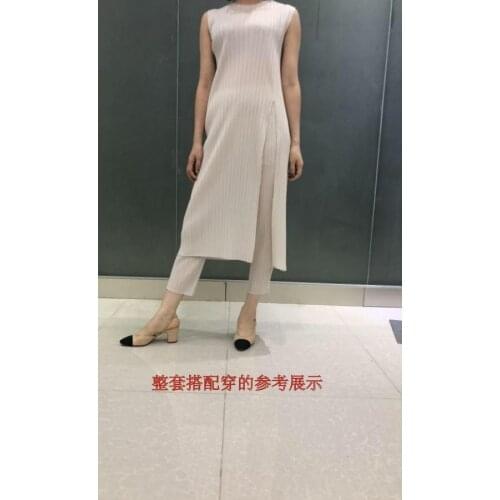 HOT SELLING Miyake fIrregular solid color sleeveless fashion fold Side opening long T-shirts IN STOCK